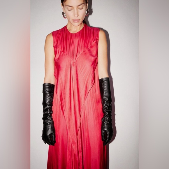 Zarmeena Satin Suit (Red)